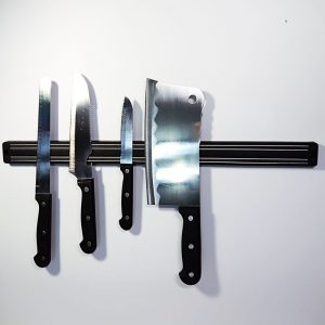 magnetic holder for knives